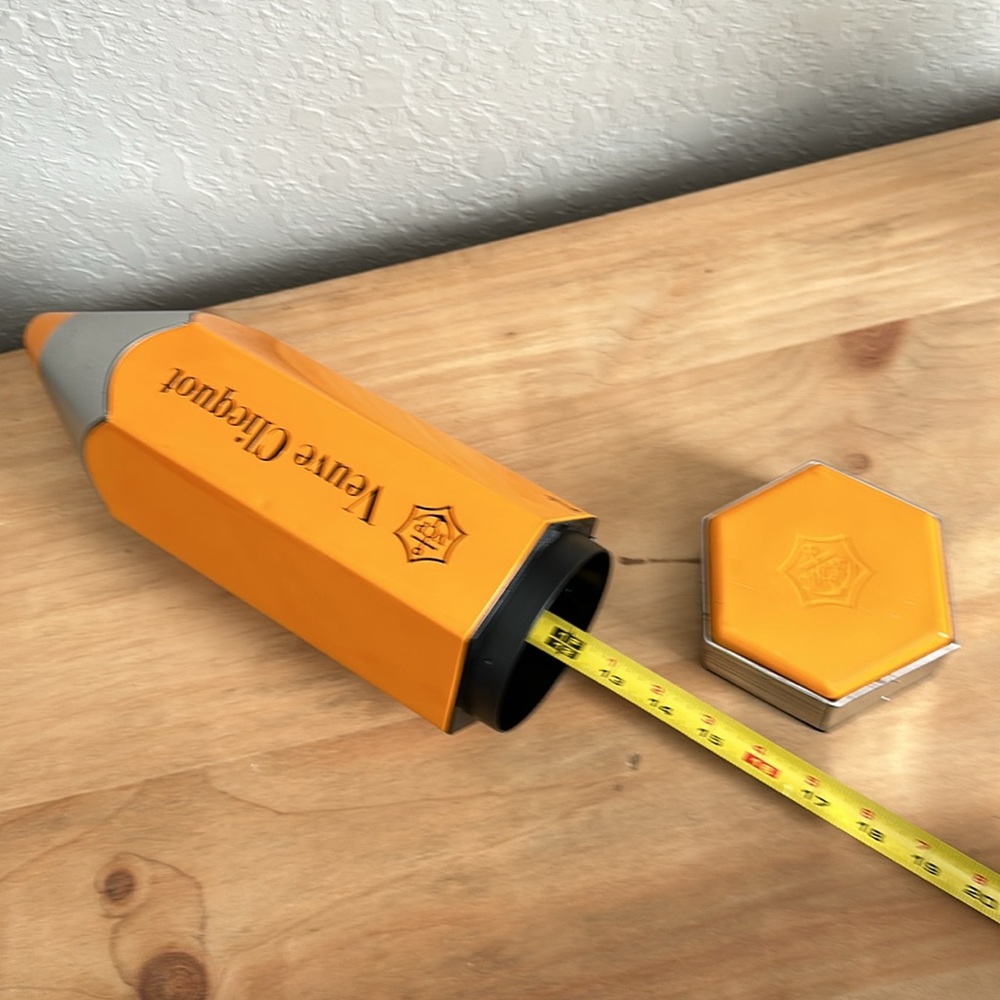 Venice Clicquot yellow pencils champagne bottle holder with screw off bottom - Picture 10 of 12